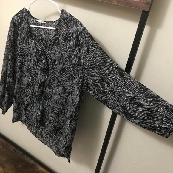 fun2fun Black & White Pattern Ruffle Neck/… - Picture 2 of 6